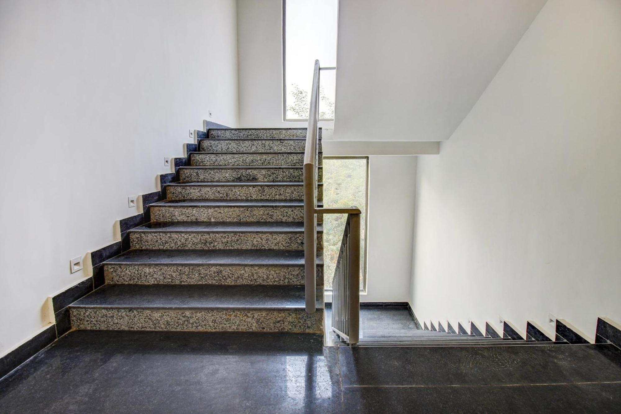 Super Townhouse Oak Aurelia Grand Hotel Lucknow Exterior foto